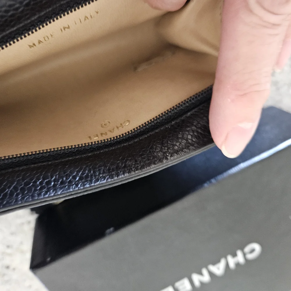 Chanel Black Leather W Zipper Small Wallet Pre Loved . Super Clean - Picture 3 of 11